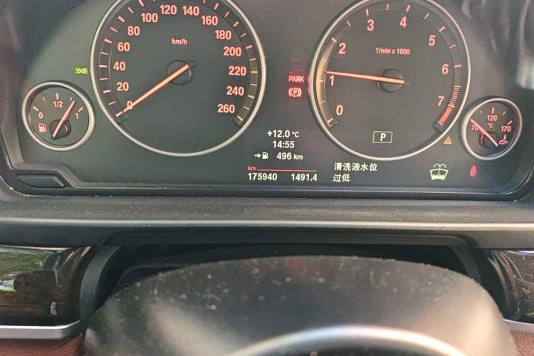 Used BMW 5 Series 2014 525Li Leading Model
