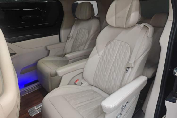 Used Buick GL8 2021 Avenir Aivia 7-Seater Luxury Edition
