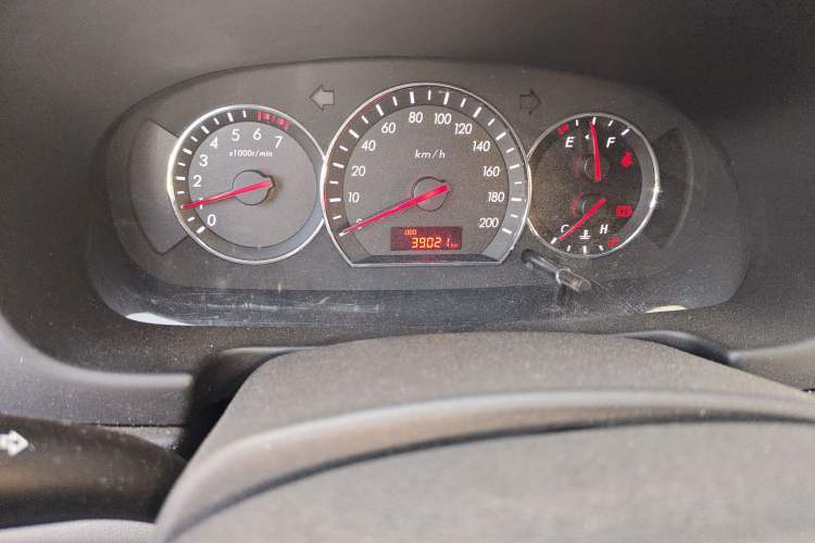 Used Changan Alsvin V3 2012 1.3L Manual Luxury Version China IV Standard