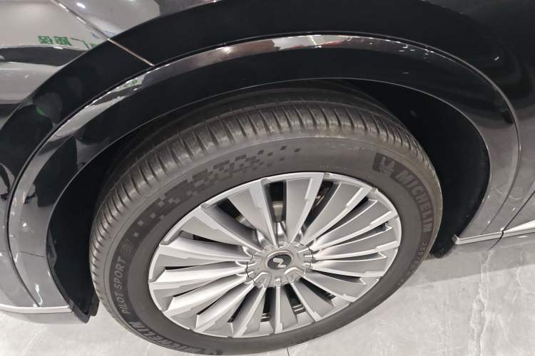 Used ONVO Luxeed L90 2025 Model—Max Six-Seater Version