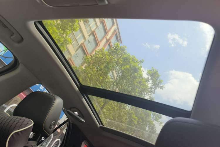 Used Chevrolet Equinox 2017 550T Automatic All-Wheel-Drive Top-Tier Version Headliner