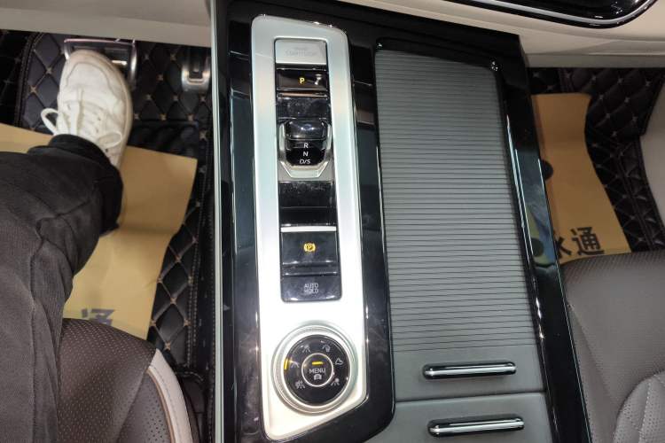 Used Volkswagen Tavendor 2023 380TSI Four-Wheel Drive R-Line Cruise Edition Gear Lever