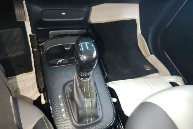 Used Roewe Clever 2021 302 km New Four-Seater Super-Efficient Version
