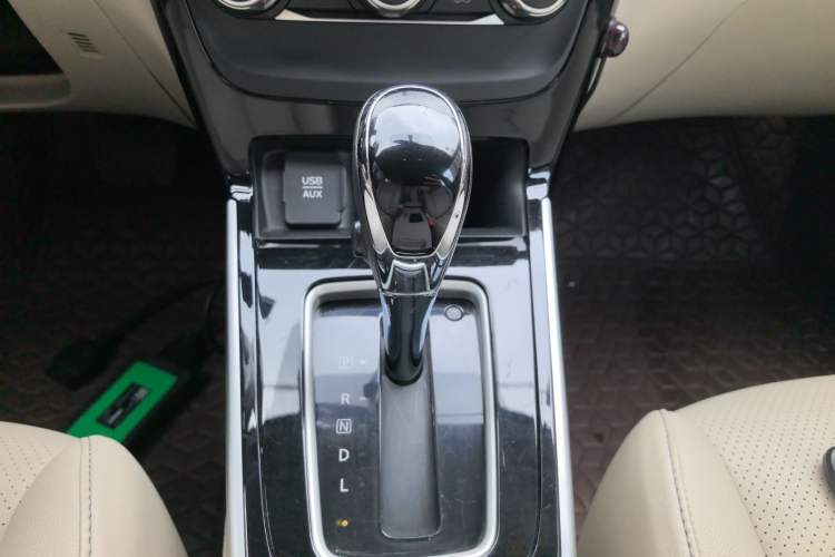 Used Nissan Sylphy 2016 1.6 XL CVT Luxury Edition Gear Lever