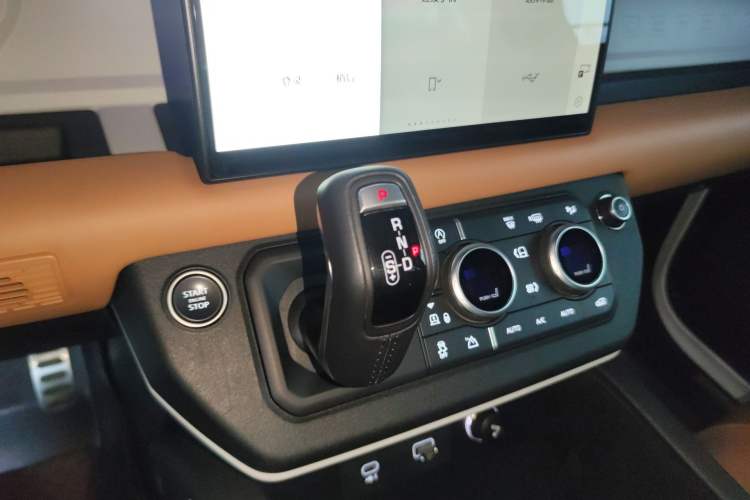 Used Land Rover Defender 2024 110 3.0T P400 X-DYNAMIC HSE
