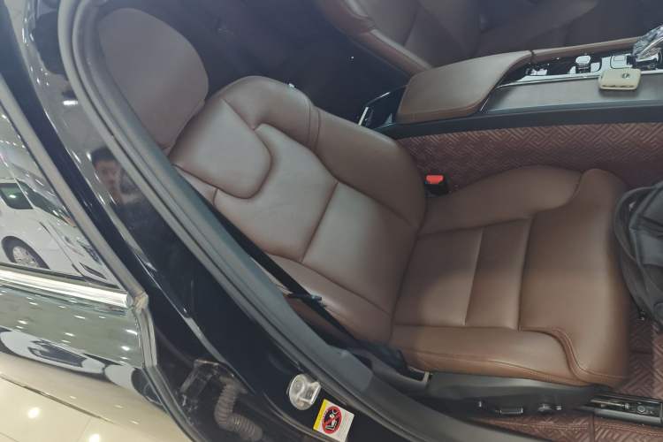 Used Volvo S90 2024 B5 Zhiyuan Luxury Edition