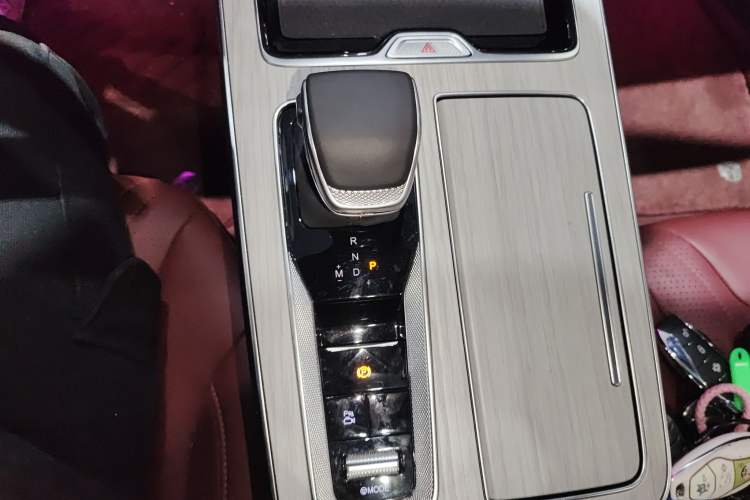 Used Hongqi HS5 2025 2.0T Two-Wheel-Drive Xuan Ying Edition Gear Lever