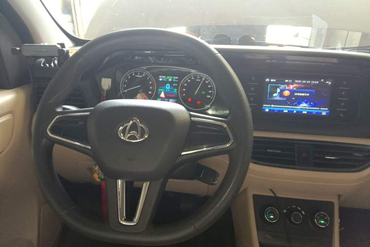 Used CHANGAN KUAYUE Xing V5 EV 2022 7-Seater Passenger Vehicle
