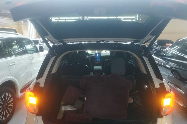 Used Ford Explorer 2020 EcoBoost 285 4x4 Titanium Edition 6 Seats