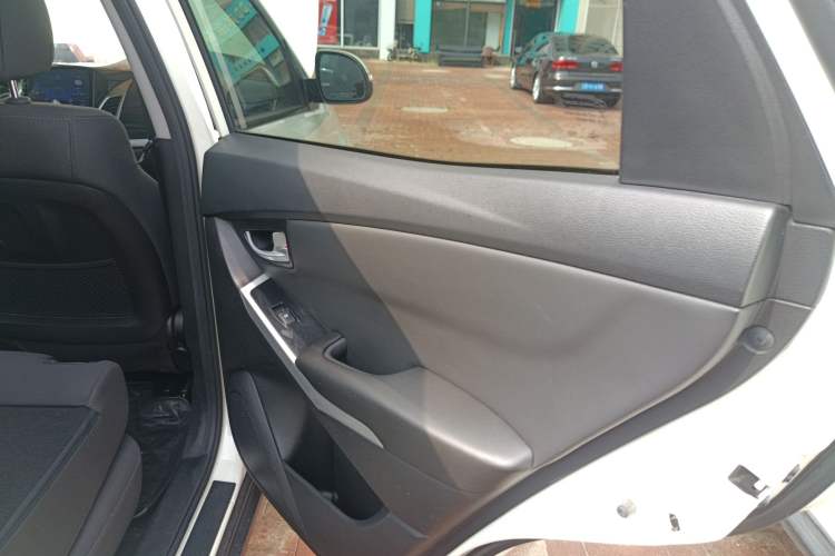 Used SsangYong Korando 2014 2.0L Gasoline Two-Wheel Drive Automatic Elite Navigation Edition
