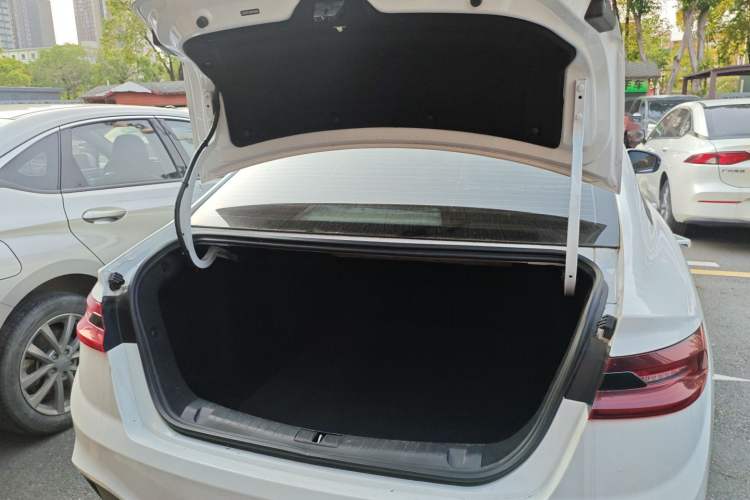 Used Geometry A 2024 410KM Travel Edition Trunk