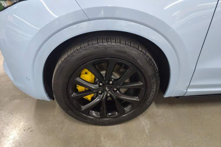 Used Li Auto ONE 2021 Extended-Range 6-Seater Version Left Front Wheel Hub