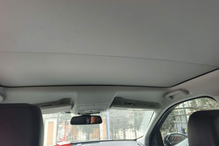 Used Land Rover Discovery Sport 2018 240 PS HSE Version Headliner