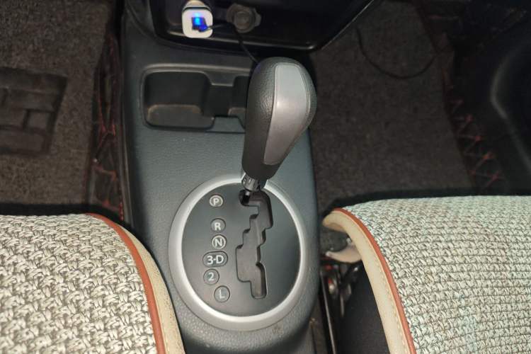 Used Suzuki SX4 2013 1.6L Automatic CoolRide Model Gear Lever