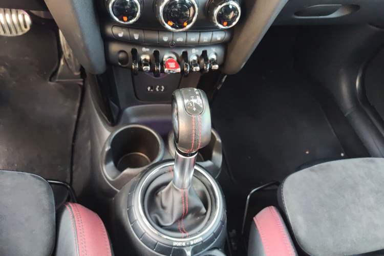 Used MINI JCW 2017 2.0T JOHN COOPER WORKS Avant-Garde