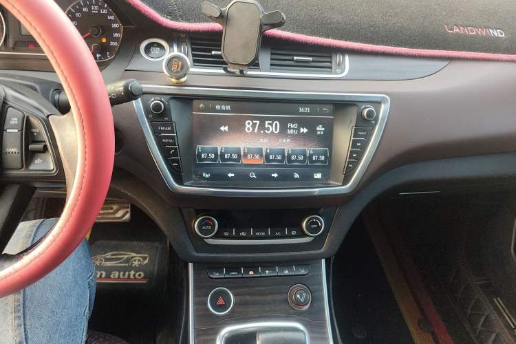 Used Land X7 2015 2.0T Panoramic Flagship Edition Audio And AC Panel