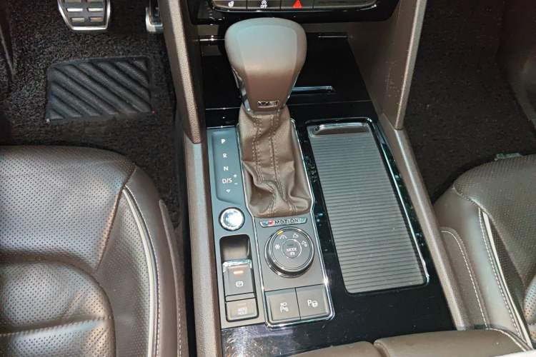 Used Volkswagen Teramont 2017 530 V6 Four-Wheel Drive Supreme Flagship Edition Gear Lever