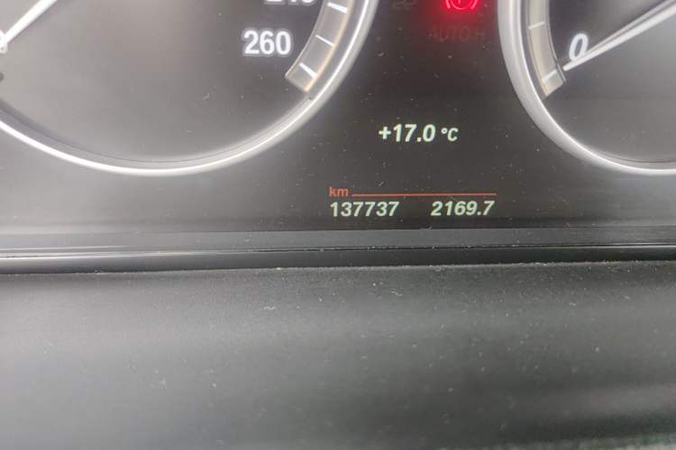 Used BMW X3 2014 xDrive20i Leading Model Odometer Close Up