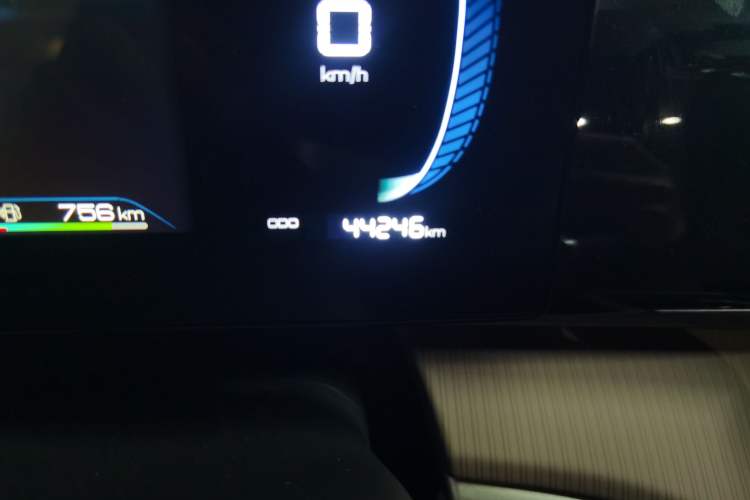 Used BYD Song Pro New Energy 2024 HONOR Edition DM-i 71KM Navigation Model
