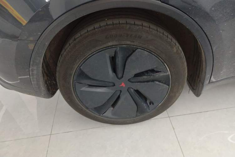 Used Tesla Model Y 2025 Rear-Wheel-Drive Version