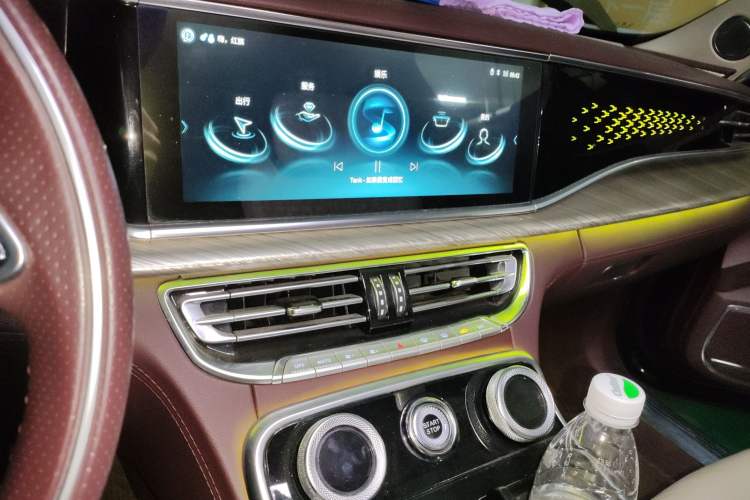 Used Hongqi H9 2020 2.0T Smart Connect Flagship Edition Audio And AC Panel