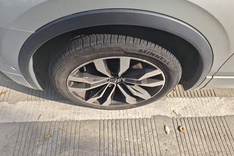 Used Volkswagen Tiguan L 2021 330TSI Automatic Two-Wheel Drive R-Line Flagship Edition
