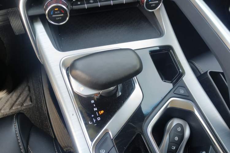 Used Geely Auto Monjaro New Energy 2019 Updated Version 400T Yuxingzhe Pure Electric Range of 80 KM