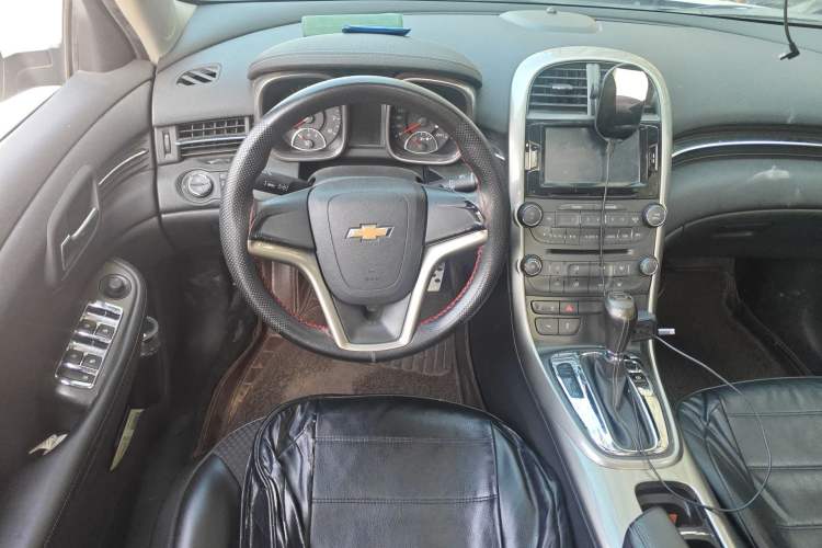 Used Chevrolet Malibu 2014 1.6T Automatic Comfort Edition Steering Wheel