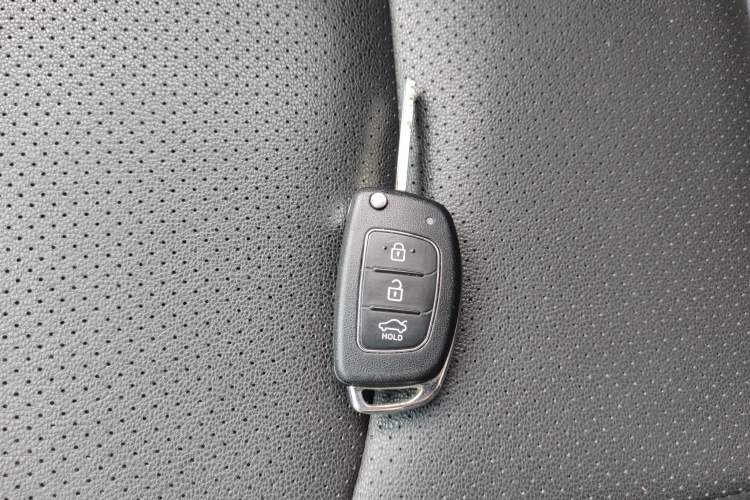 Used Hyundai Elantra (5th Generation / Langdong) 2016 1.6L Automatic Smart Version
