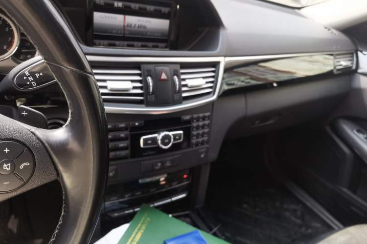 Used Mercedes-Benz E-Class 2013 E 260 L CGI Stylish Model Audio And AC Panel