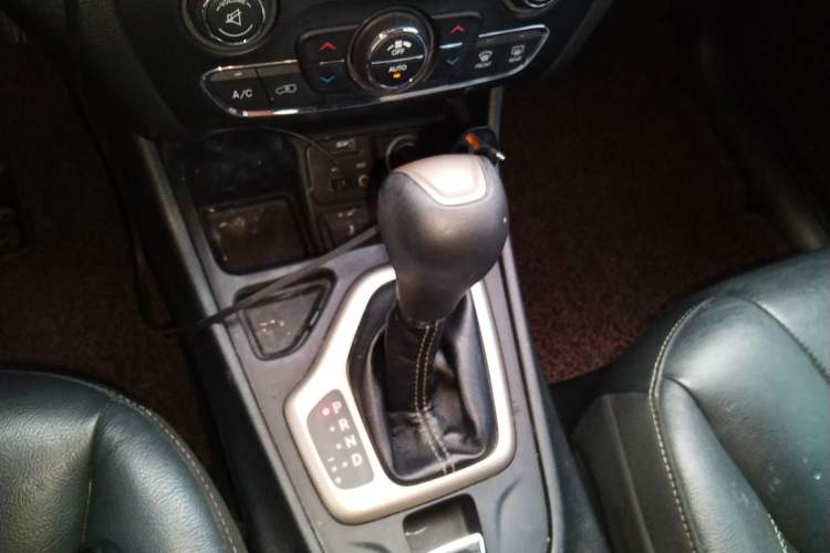 Used Jeep Cherokee 2017 2.0L Superior Edition