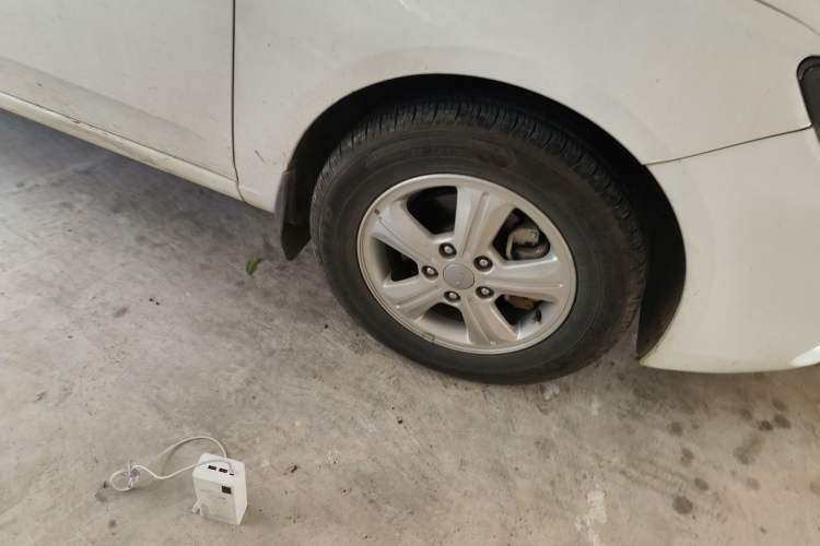 Used Kia Forte 2014 1.6L MT GL Right Front Wheel Hub