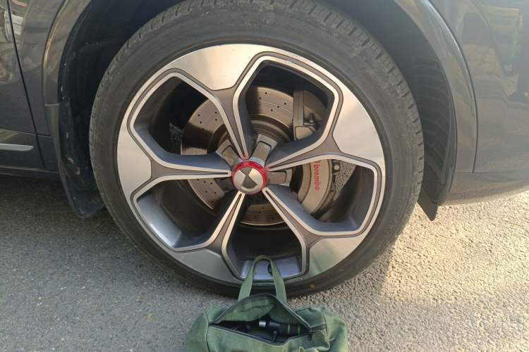 Used Denza X 2020 PHEV Flagship Edition Right Front Wheel Hub