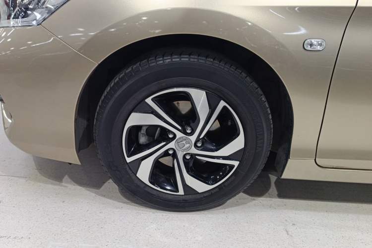 Used Honda Accord 2016 2.0L Elite Edition Left Front Wheel Hub