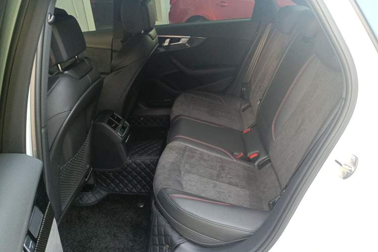 Used Audi A4L 2025 2 Million Units Enjoyment Edition 45 TFSI quattro Prestige Dynamic Type