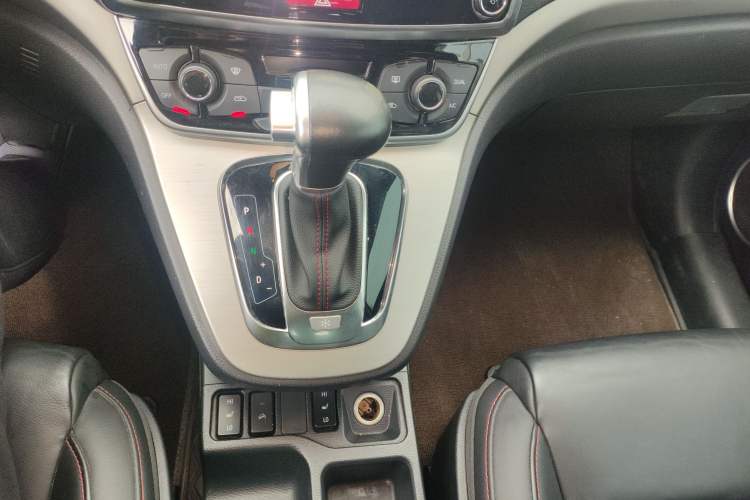 Used Haval H6 2015 Sport Edition 1.5T Automatic Two-Wheel Drive Luxury Model