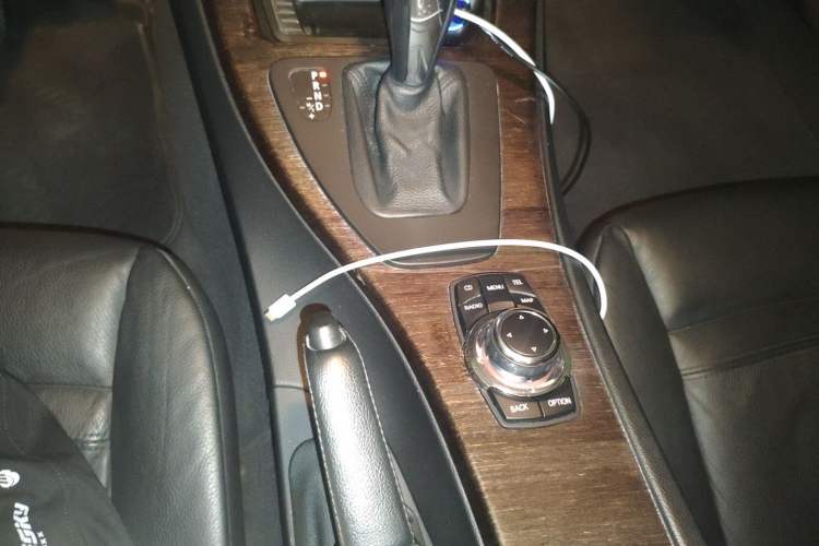 Used BMW 3 Series 2011 330i two-door coupe
