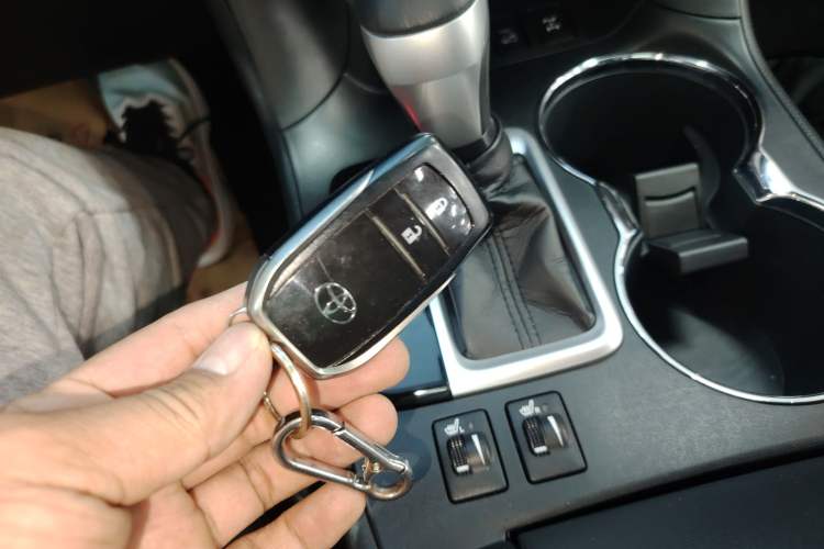 Used Toyota Highlander 2018 2.0T Four-Wheel Drive Luxury Version 7 Seats China VI Standard