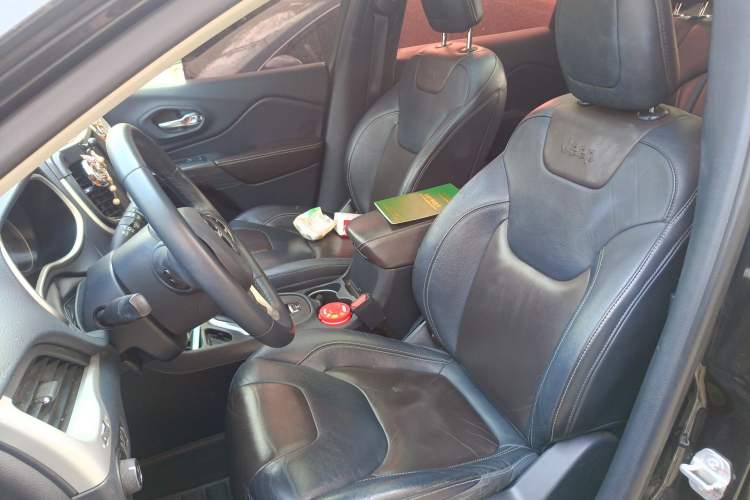 Used Jeep Cherokee 2017 2.0L Superior Edition