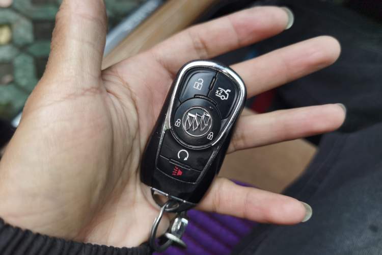 Used Buick LaCrosse 2018 28T Luxury Model Vehicle Key