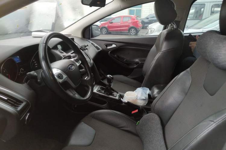Used Ford Focus 2012 Hatchback 1.6L Manual Fashion Edition