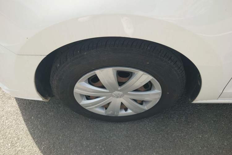 Used Volkswagen Jetta 2017 1.4L Manual Fashion Edition Left Front Wheel Hub