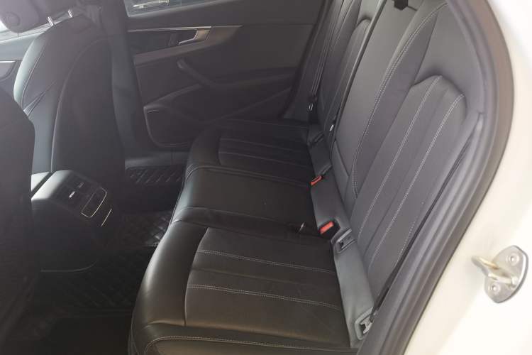 Used Audi A4L 2023 40 TFSI quattro Luxury Dynamic Edition Left Rear Seat