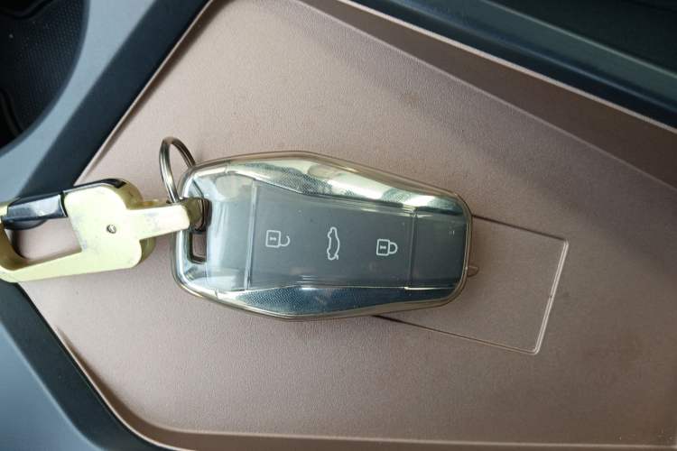 Used JAC Yiwei E10X 2024 Charming Edition 301km Lite