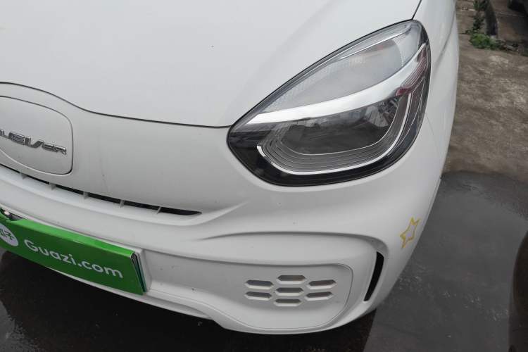 Used Roewe Clever 2021 302 km New Four-Seater Super-Efficient Version Left Front Headlight