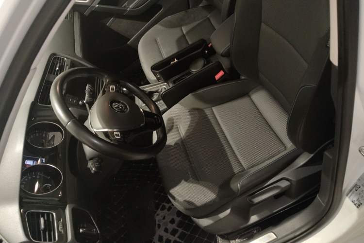 Used Volkswagen Golf Pure Electric 2020 Chari Left Front Seat