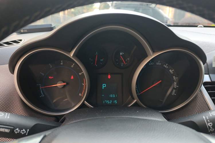 Used Chevrolet Cruze 2013 Hatchback 1.6L Automatic Luxury Model
