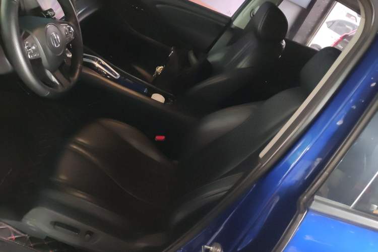 Used Acura CDX 2016 1.5T Two-Wheel Drive Deluxe Edition