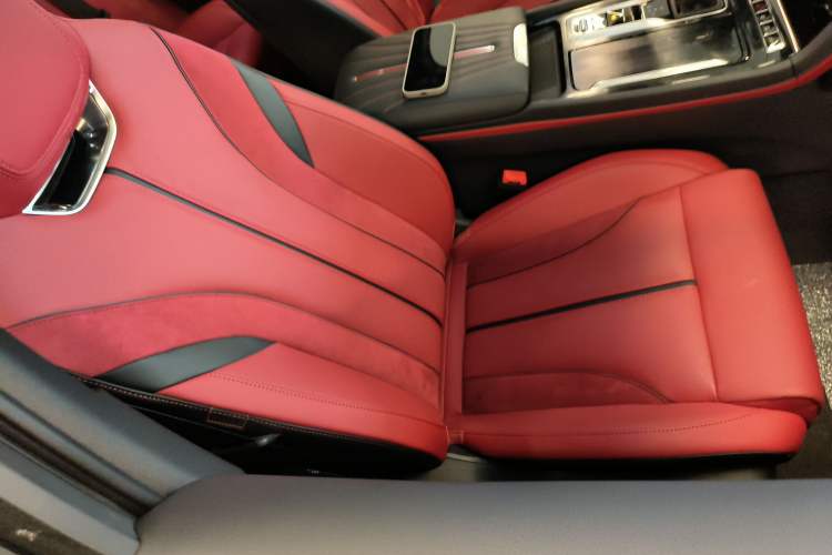 Used Hongqi H6 2025 2.0T ZhiShang Version Right Front Seat