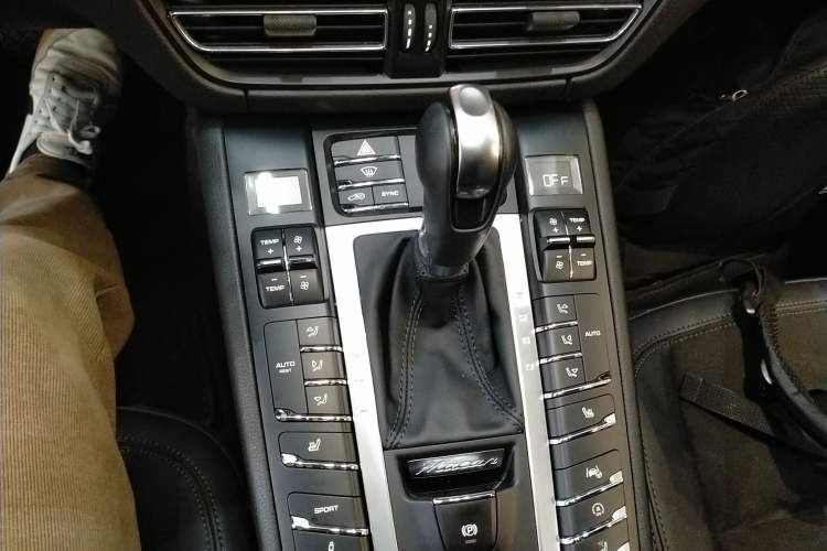 Used Porsche Macan 2021 Macan 2.0T
